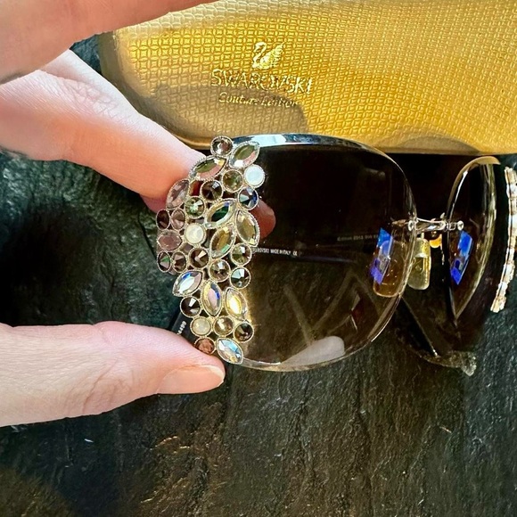 Authentic Swarovski Oversized Sunglasses - Picture 2 of 8